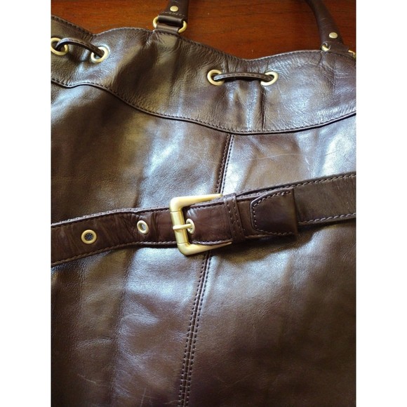 BCBGMaxAzria Large Leather Tote Bucket Bag EUC - Picture 9 of 12